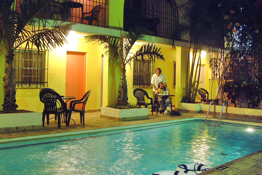 037_poolside-at-el-greco.jpg